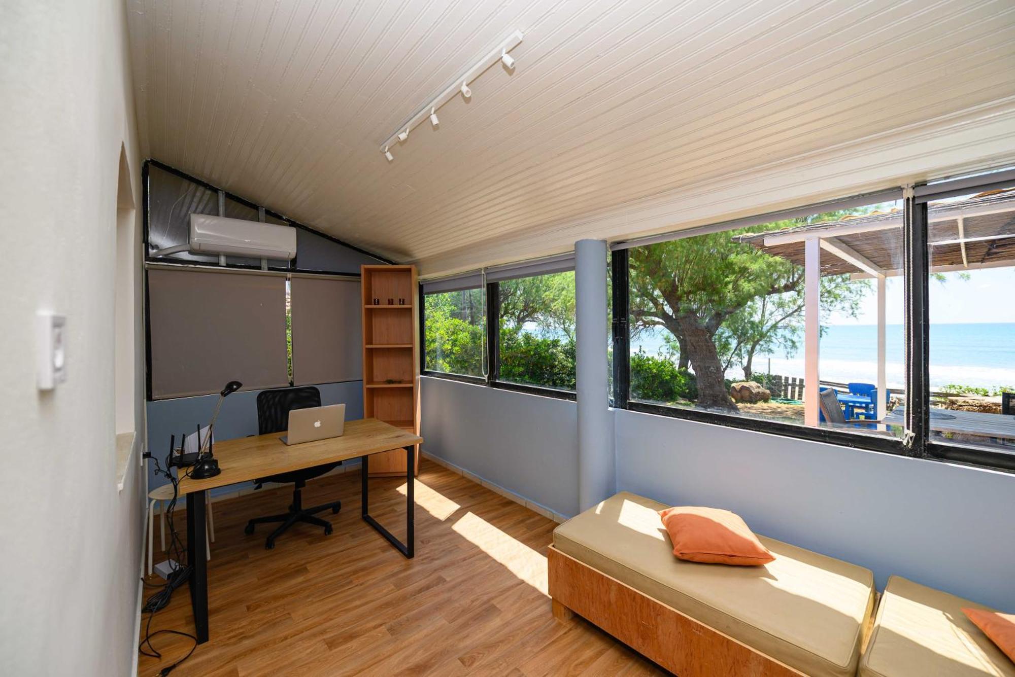 Salty Noses Beach House Paradise Perfect For Families Pyrgos  Exterior photo